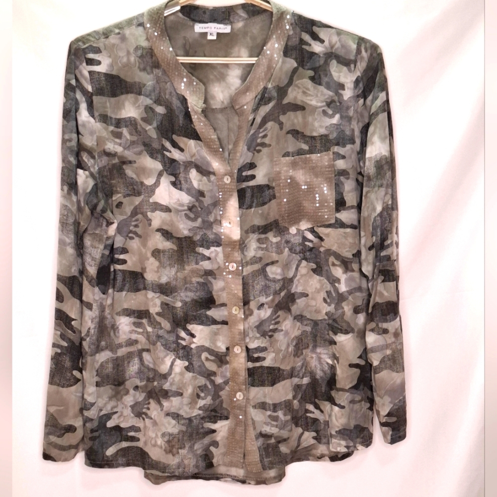 Tempo Paris Camo Sequins button down long shirt tab sleeves Size XL